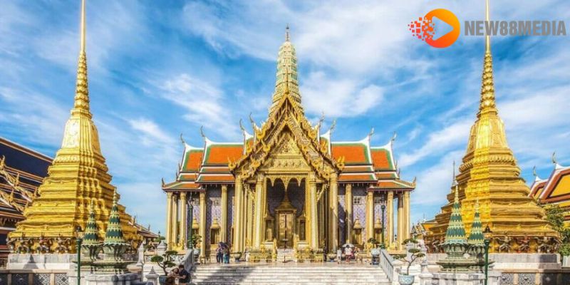 Du lịch Thái Lan tham quan viếng chùa