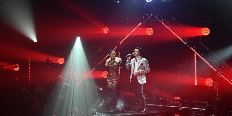 Đêm diễn Jolie'show có sự góp mặt của ca sĩ Vicky Nhung và Lân Nhã